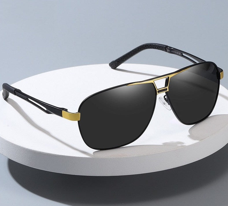 Optimize product title: Retro Polarized Sunglasses for a Classic Look