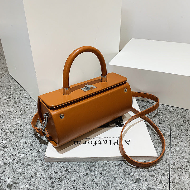 Optimize product title: Stylish and Portable Square Bag - 2022 New Spring/Summer Collection - Ideal for Fashion-forward Individuals