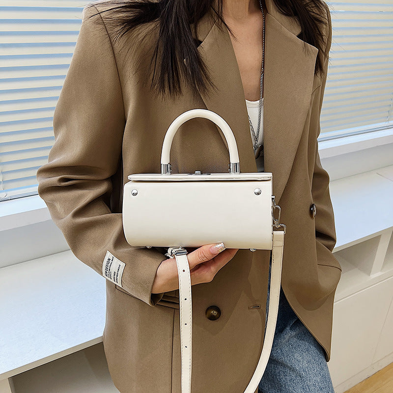 Optimize product title: Stylish and Portable Square Bag - 2022 New Spring/Summer Collection - Ideal for Fashion-forward Individuals